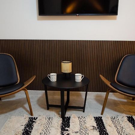 Leone Suites نافبكْتوس المظهر الخارجي الصورة