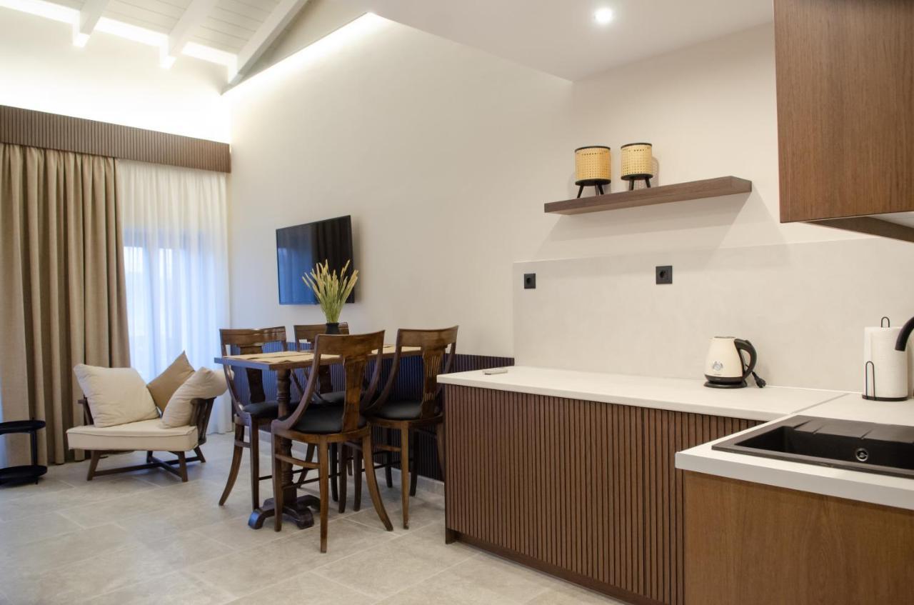 Leone Suites نافبكْتوس المظهر الخارجي الصورة