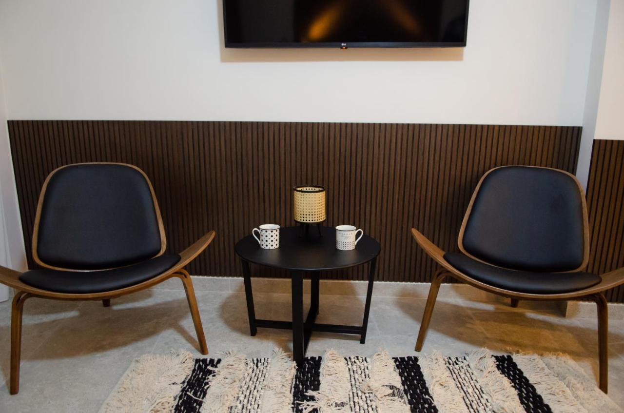 Leone Suites نافبكْتوس المظهر الخارجي الصورة